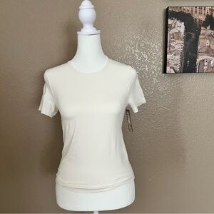 SKIMS Soft Smoothing T-shirt Size: L